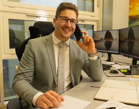 Zur Kontakt-Seite vom Bestattungsinstitut Koop